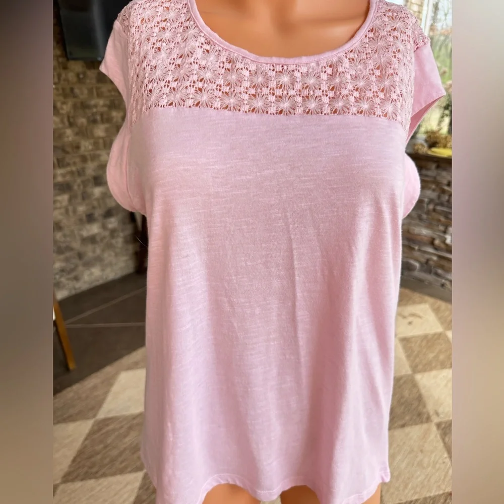Pink Crochet Lace Yoke Top Hi Low Short Sleeve Blouse Medium - Picture 7 of 7